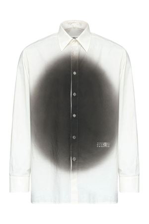 Camicia in cotone bianco con stampa spray MM6 MAISON MARGIELA | SH0DT0042M35256101